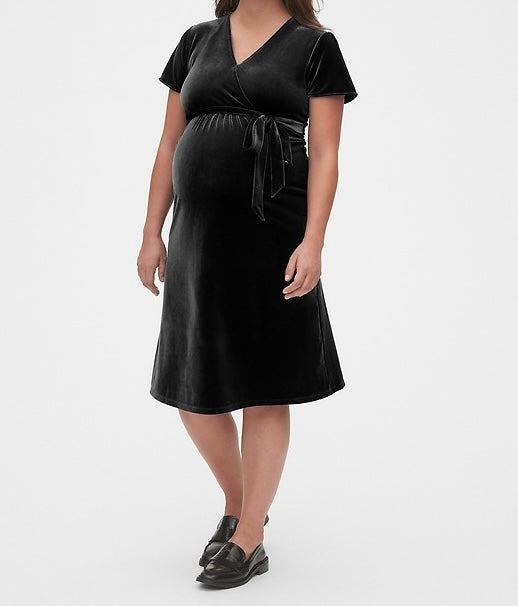 Gap velvet maternity & nursing dress - small